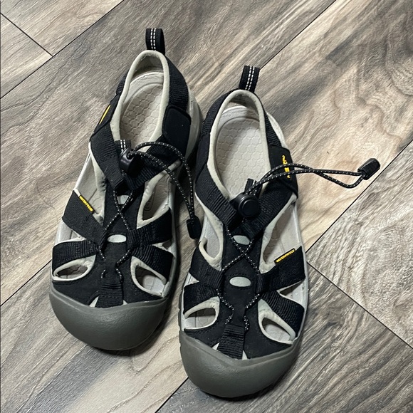 Keen Black and Gray Women's Sandals - Picture 1 of 6